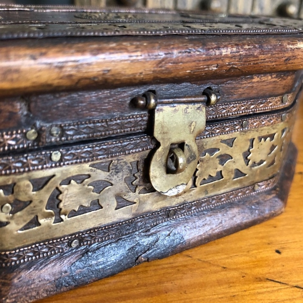 Antique East Indian Spice Box - Picture 3 of 16